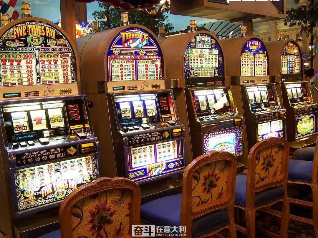 三人找出老虎机赢钱密码屡屡获胜被意大利警方逮捕_搜狐网