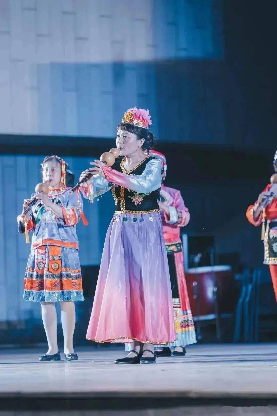 新江湾城街道葫芦丝队表演葫芦丝合奏《画你》温柔悠扬的旋律伴随