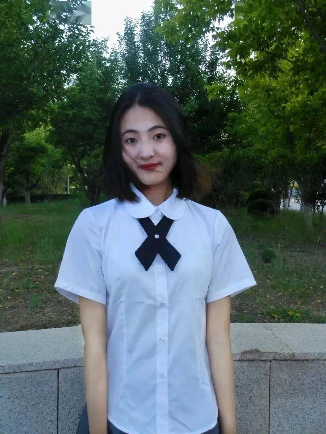 满鲜花的路上吧小微在此祝毕业的同大学子在以后的人生道路上有帆有岸