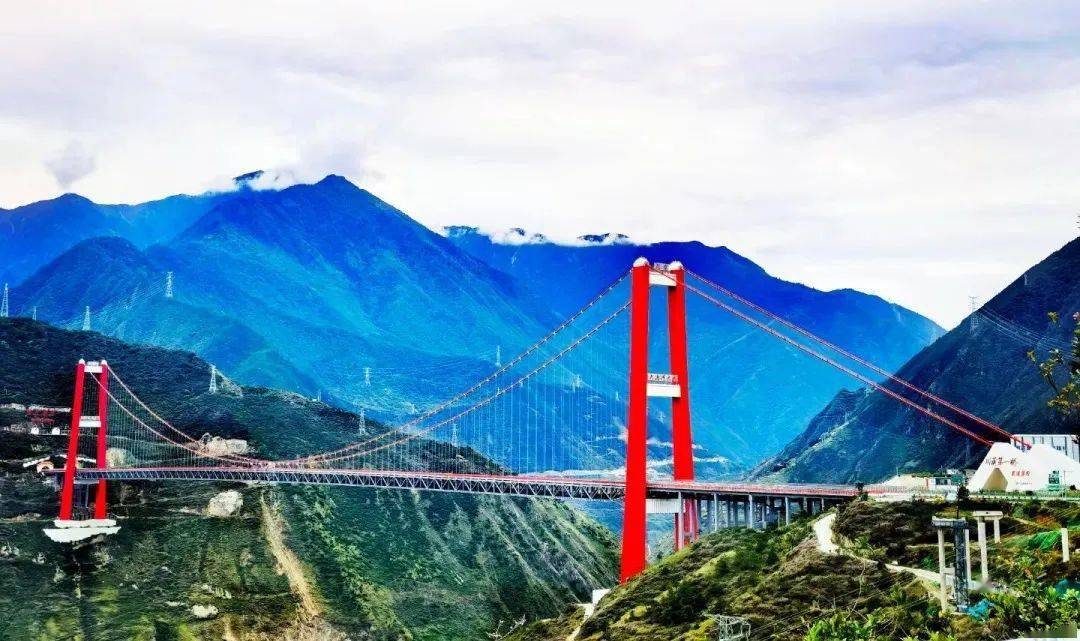 《人民日报》视觉版丨巴达高速,雅康高速助力西部发展_建设_地区_高速