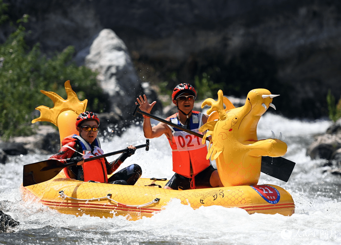 湖北宜昌朝天吼自然水域国际漂流大赛开赛_兴山县_频道_度假区