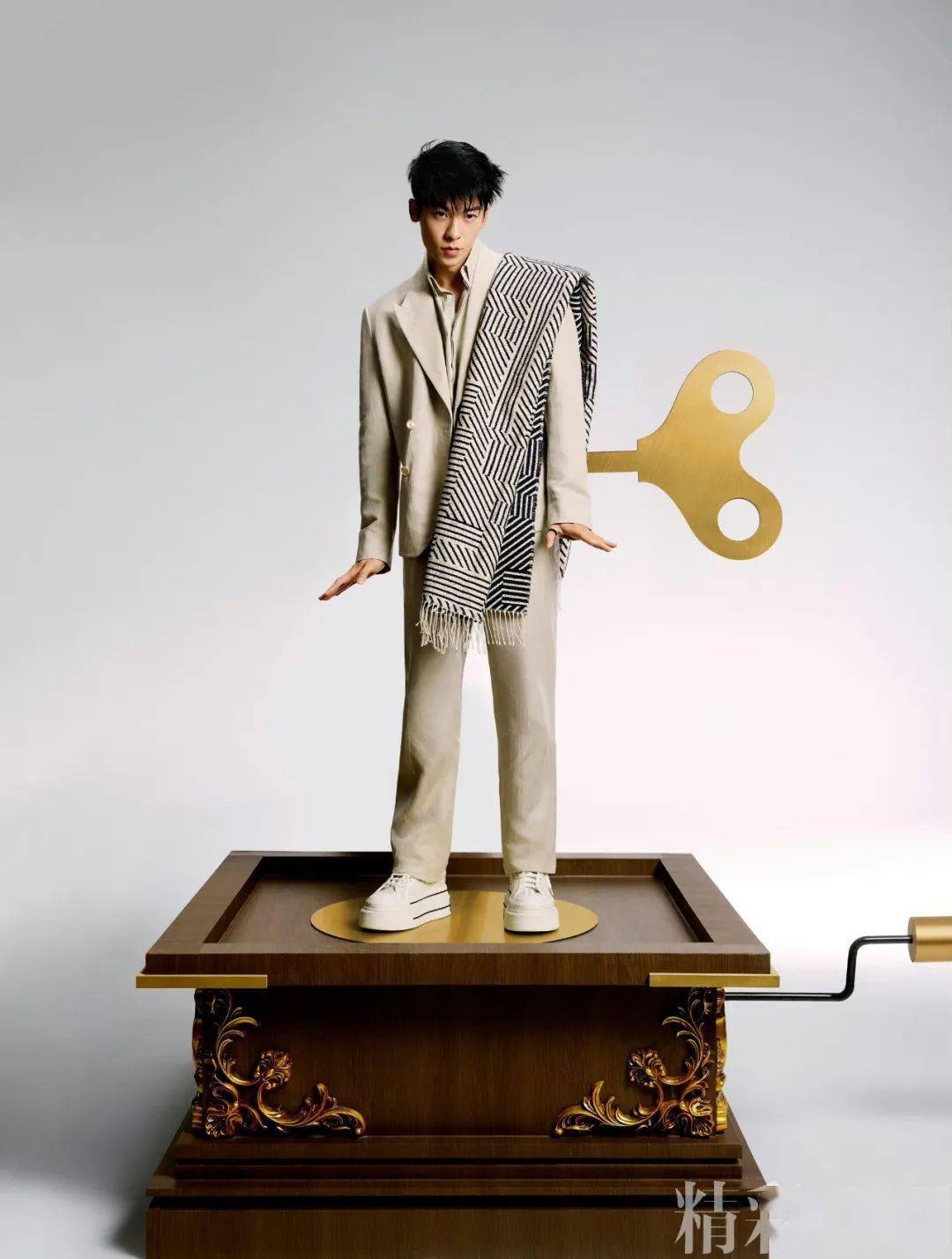 这位帅哥最近经常见面哦|赏色_封面_内地_许光汉