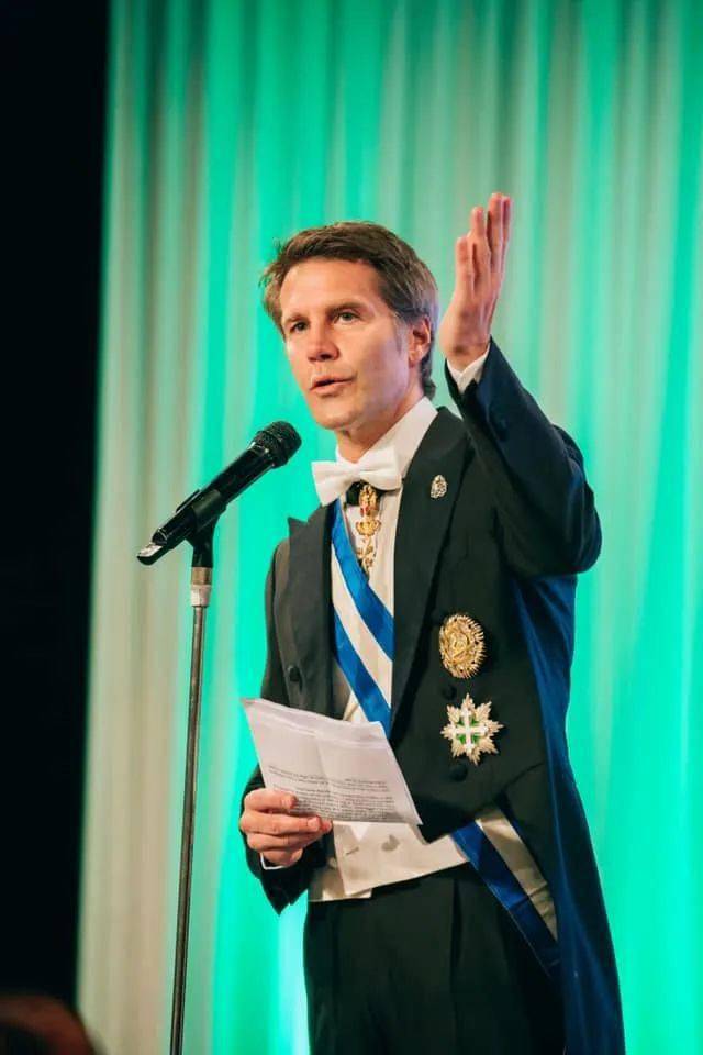 意大利王子有意放弃继承权,让19岁女儿继承王室职务!_savoia_di_maria