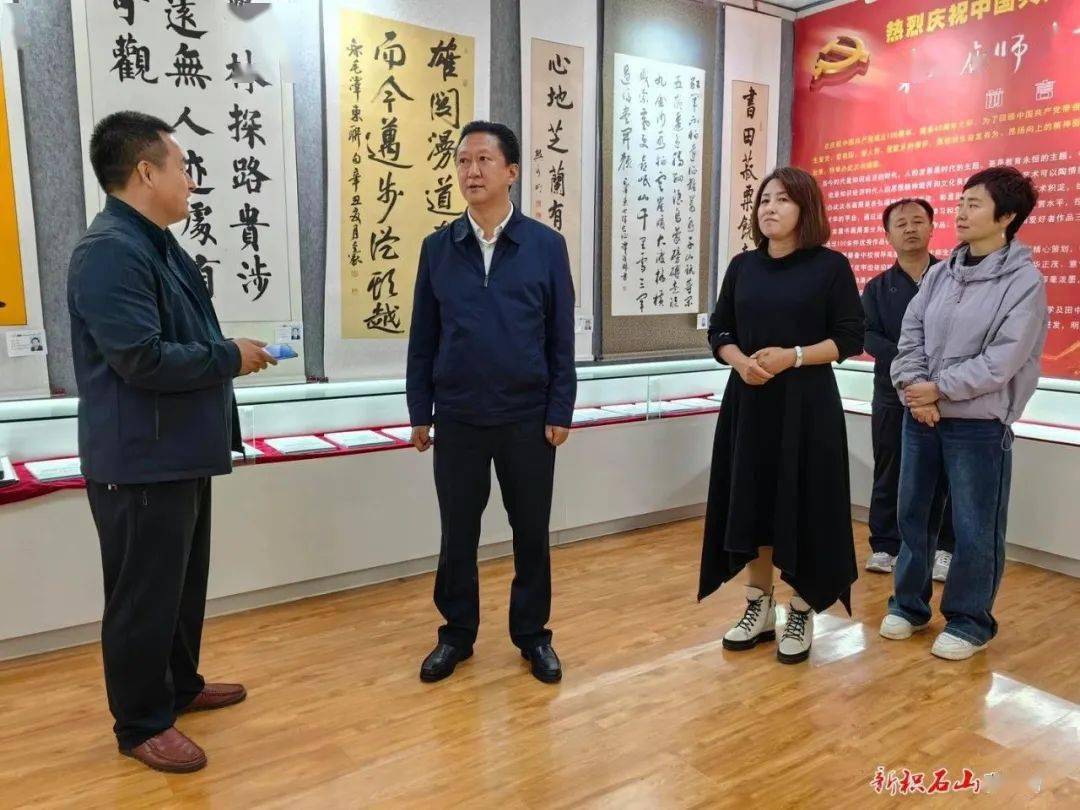 马晓璐在学校督导检查校园安全,教育教学工作时强调:时刻绷紧安全弦