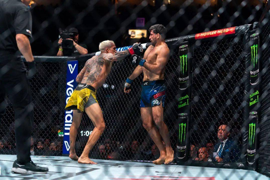 "满级大号"完美通关 | ufc289后记_大流士_奥利维拉_比赛