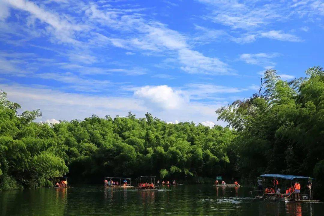蜀南竹海有三大湖泊,"海中海" 的景色于首.