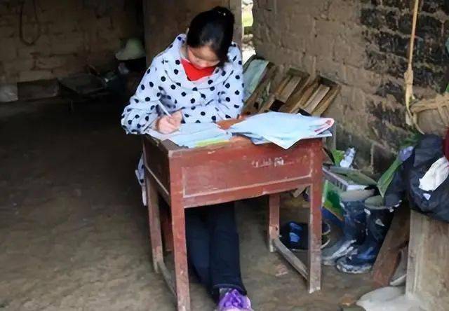 农村一女孩高考成绩只有47分爷爷不相信哭求有关部门复查成绩