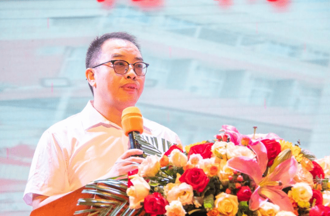 榕荫千山江海阔 湖畔同舟共远航——福州三中2023届毕业典礼隆重举行