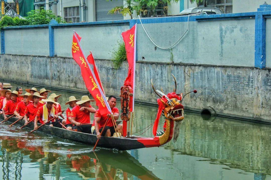社区内建有龙王庙,供奉沙嘴龙王每年镇内举办国庆锦龙赛前九江镇的