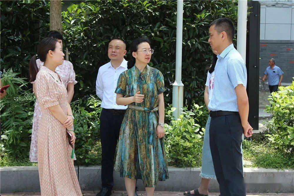6月14日,通川区副区长刘翘楚深入通川八小附属幼儿园开展调研工作.