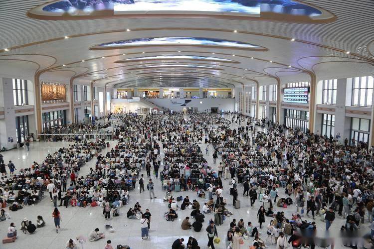 6月22日至25日青岛北-吉林间每日加开k1054/5次.