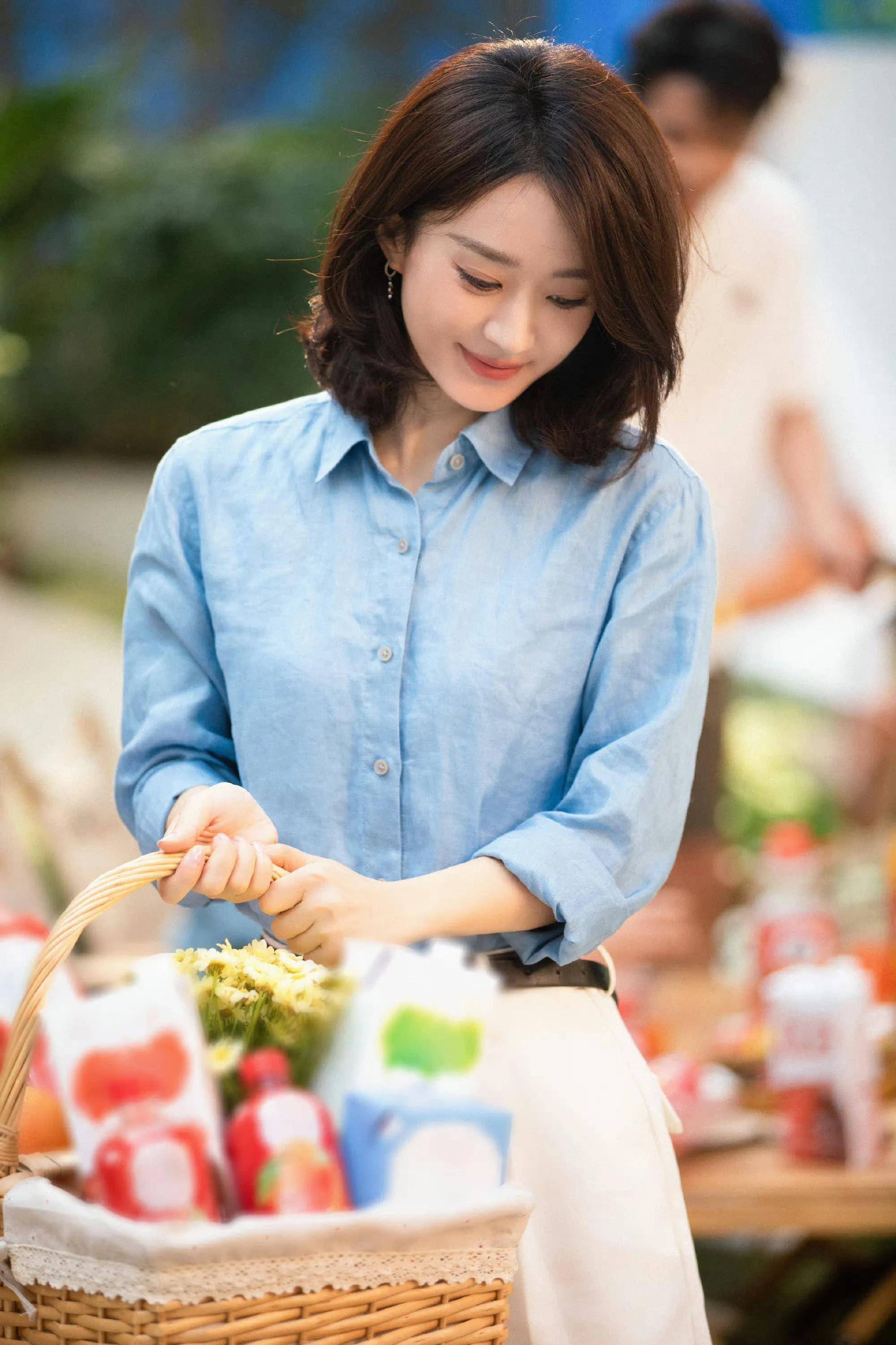 赵丽颖喜提汇源果肉多新代言:恭喜颖宝