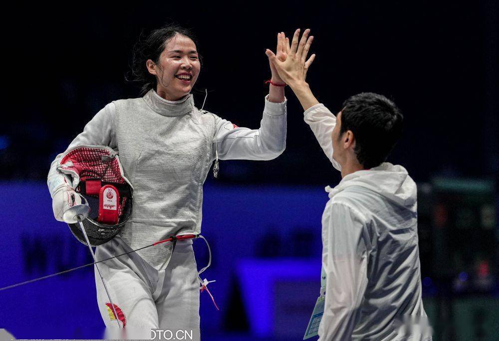 击剑亚锦赛| 陈情缘女花个人赛摘金 石玥并列铜牌_决赛_中国_选手