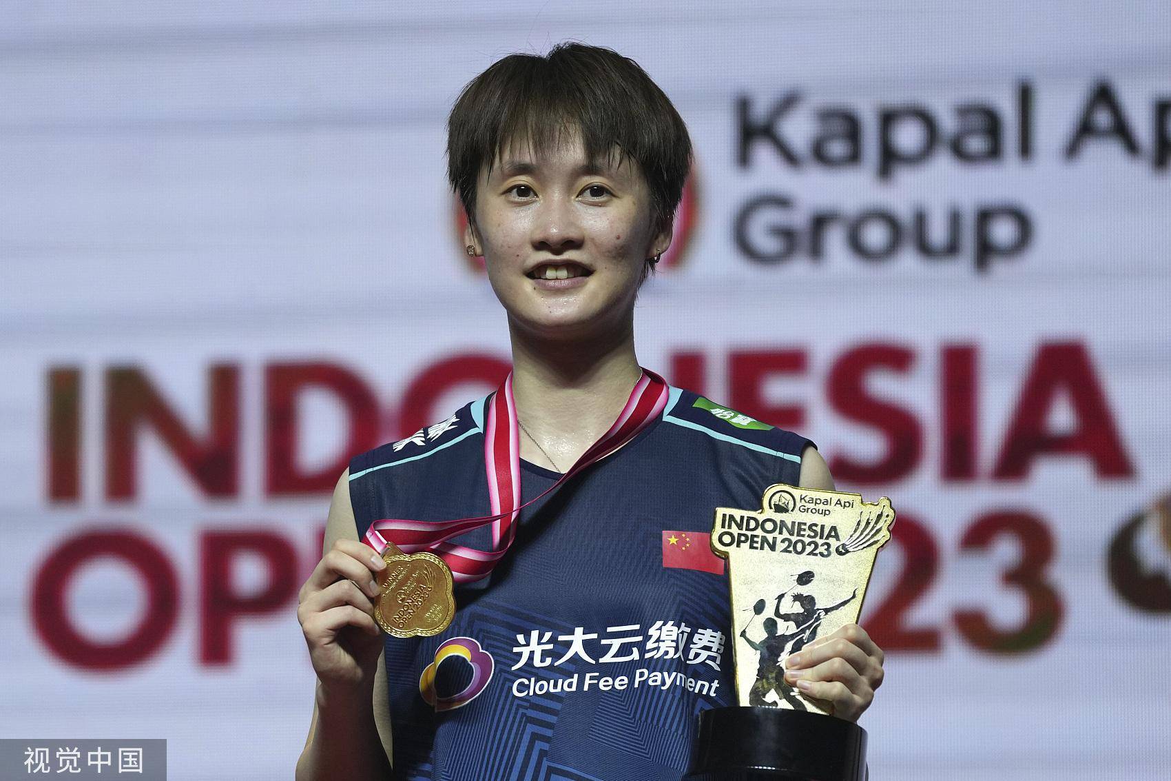 陈雨菲摘得赛季首金,印尼公开赛国羽夺两冠_决赛_羽毛球_女单