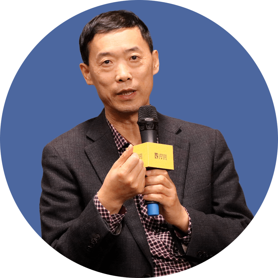 姚海军《科幻世界》杂志社副总编辑,主编"世界科幻大师丛书",引进科幻