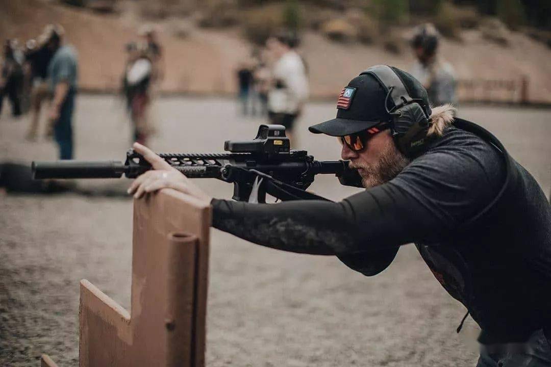 【魅力ar】高的高 矮的矮 丑的丑 俊的俊_战术_公众_备份