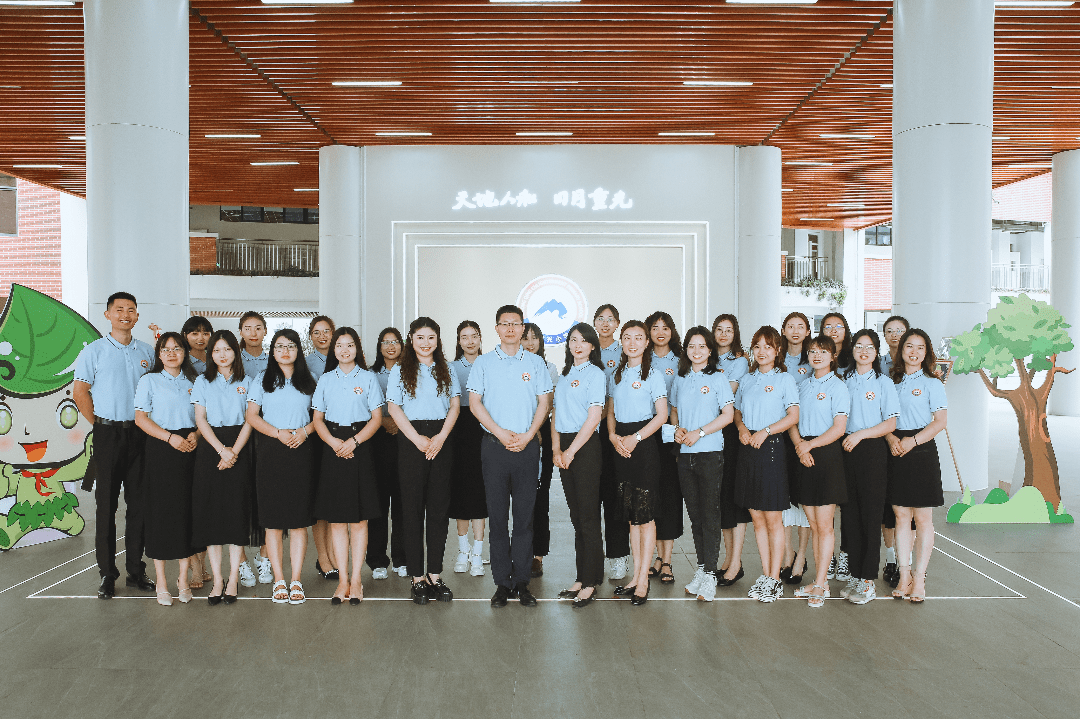 两江校长专访 | 重光小学李斌:为孩子擎一束光 让每个生命向光生长