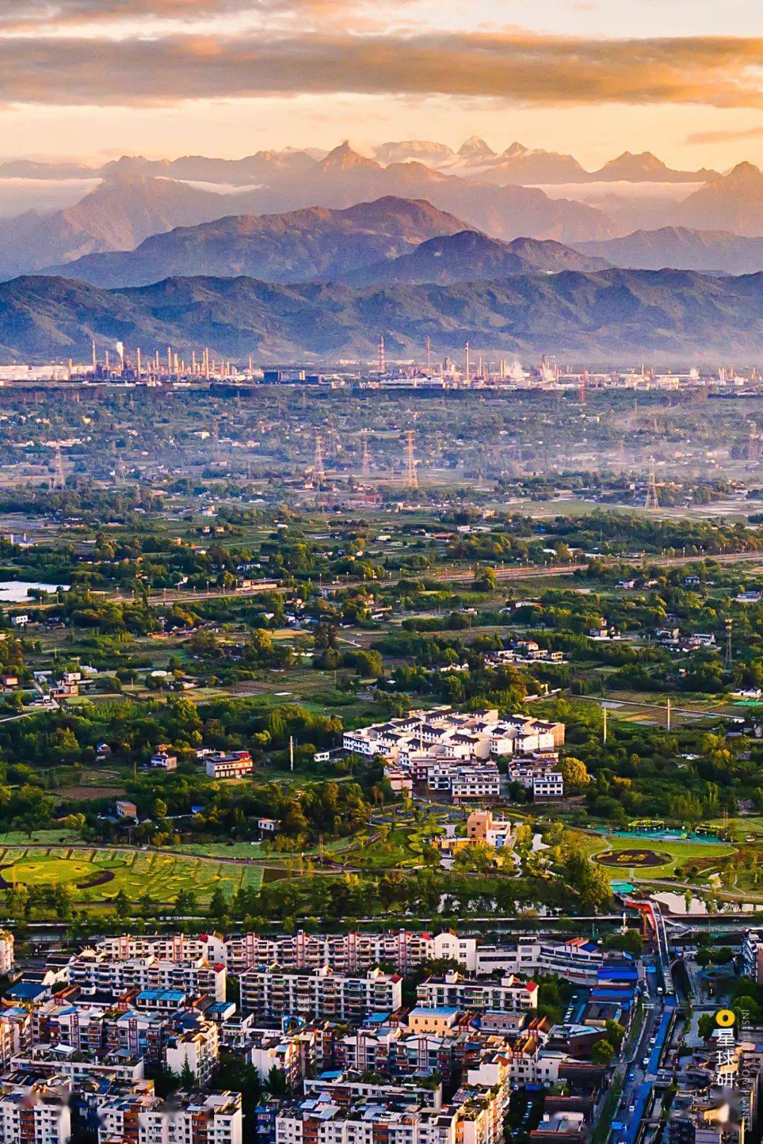 从海拔4814米的最高峰太子城,到海拔不足500米的