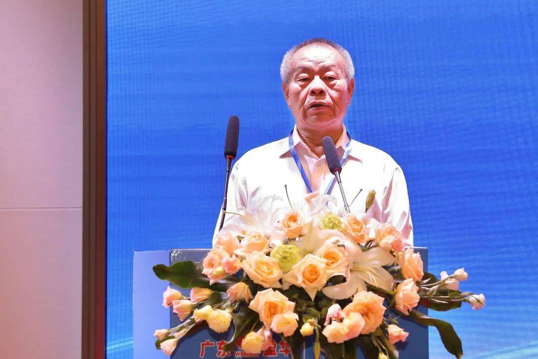 市委书记钟旭辉致辞