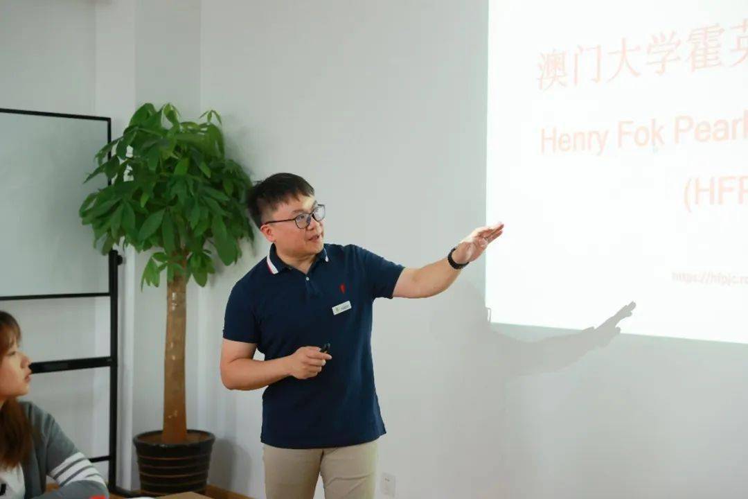 书院师生访问华东师范大学经济与管理学部经管书院_交流_活动_刘振钊