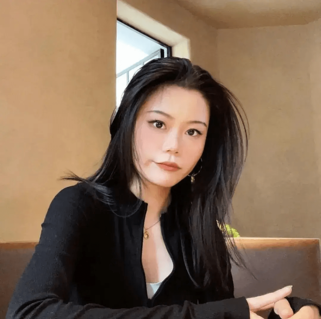 刘雅琳女士不仅邀请我到头条写,而且我一到头条就给我认证并把我拉入