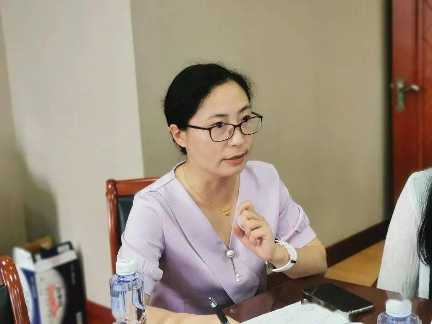 共展望工作室主持人郭燕结合工作室倡导的"积极心理学导向下导师与