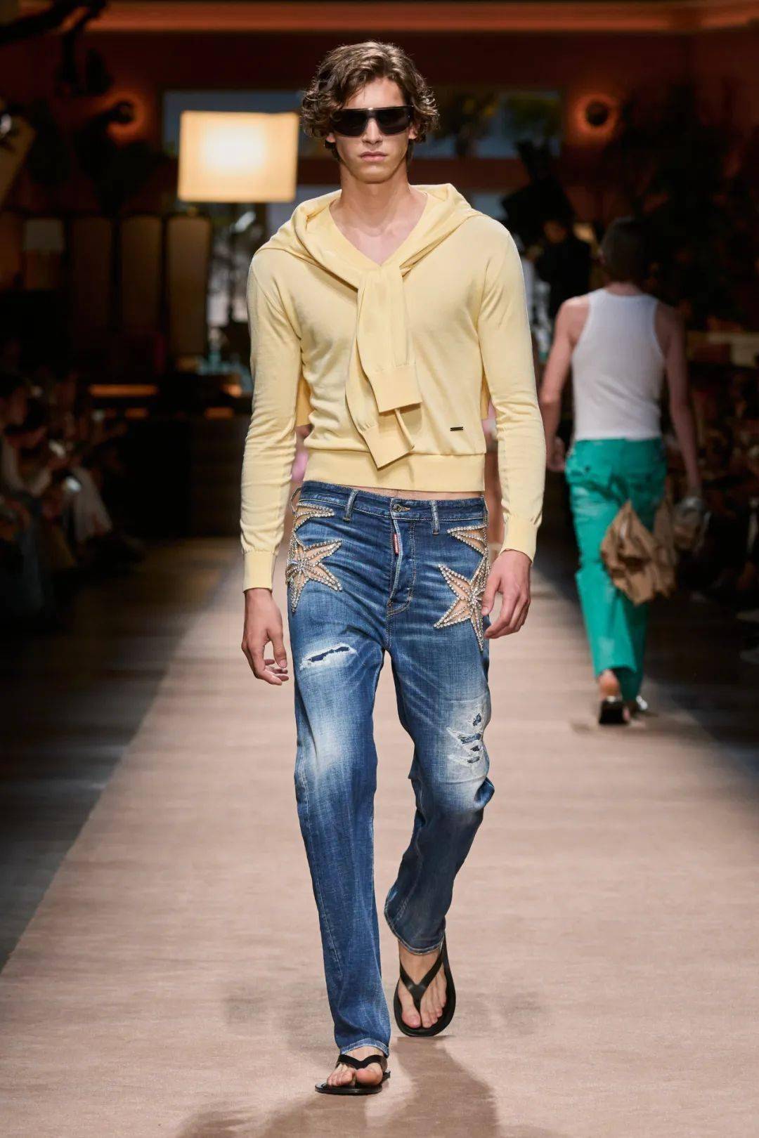 秀场| dsquared2 2024春季男装时装秀