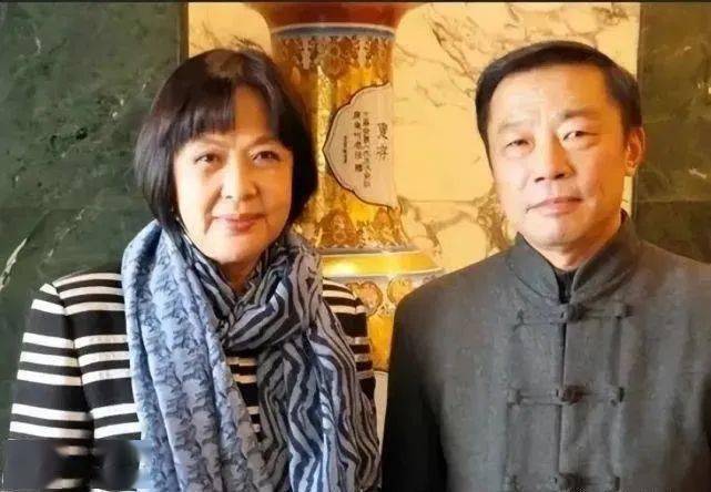 央视主持人刘璐:主持青歌赛16年,闪婚嫁中国台湾丈夫,现在生活怎样?