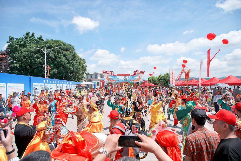 汕头市潮阳区举办第一届练江龙舟赛,群众尽享生态福利_整治_活动_服务