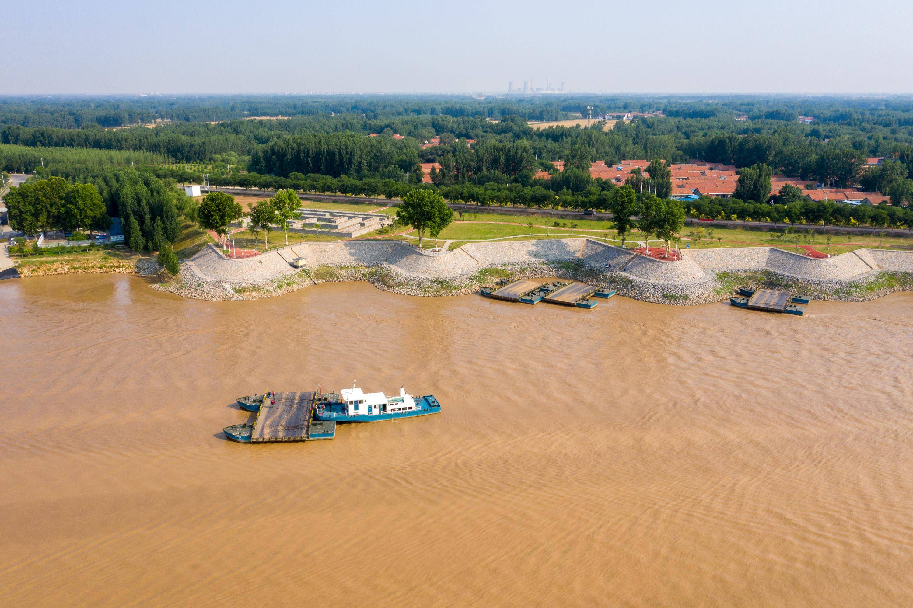 (环境)山东:黄河调水调沙 拆除浮桥迎汛_作业_船只_确保安全