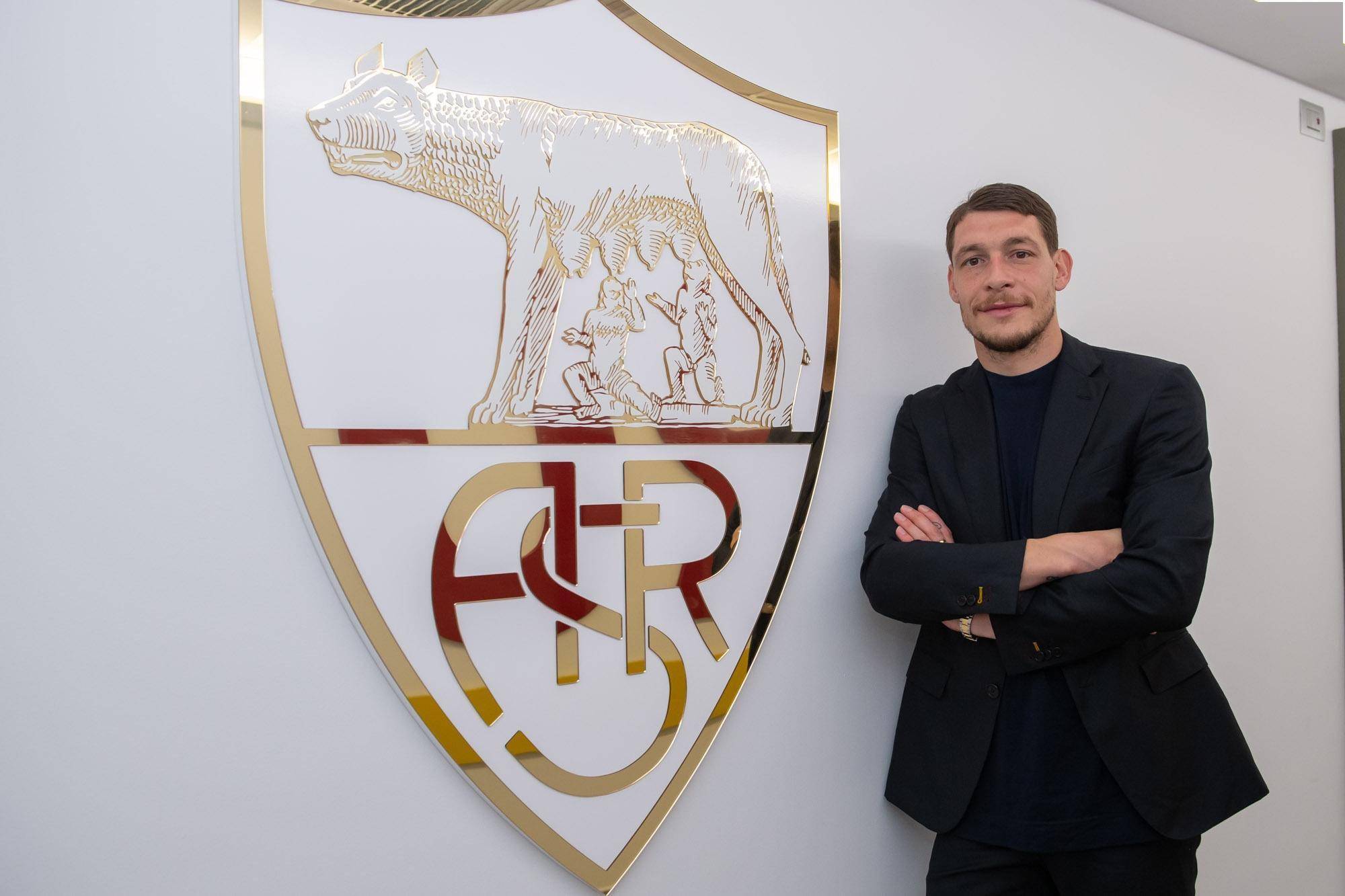 官方:29岁前锋贝洛蒂与罗马续约至2025年!_家庭_队友_装备