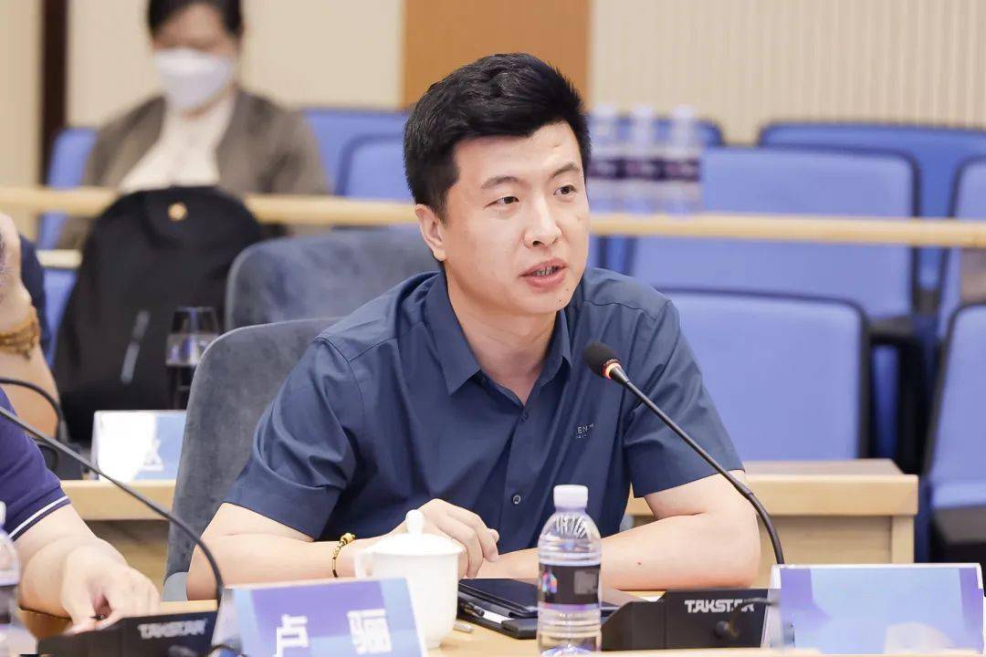 赛轮集团人力资源中心总经理助理李秋实表示,技术突破引领产业革新