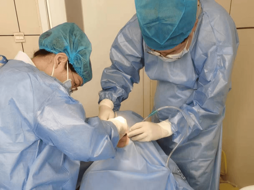 牙外伤及颌骨骨折的固定手术,各类肿瘤摘除术,舌系带延长术,颌面部