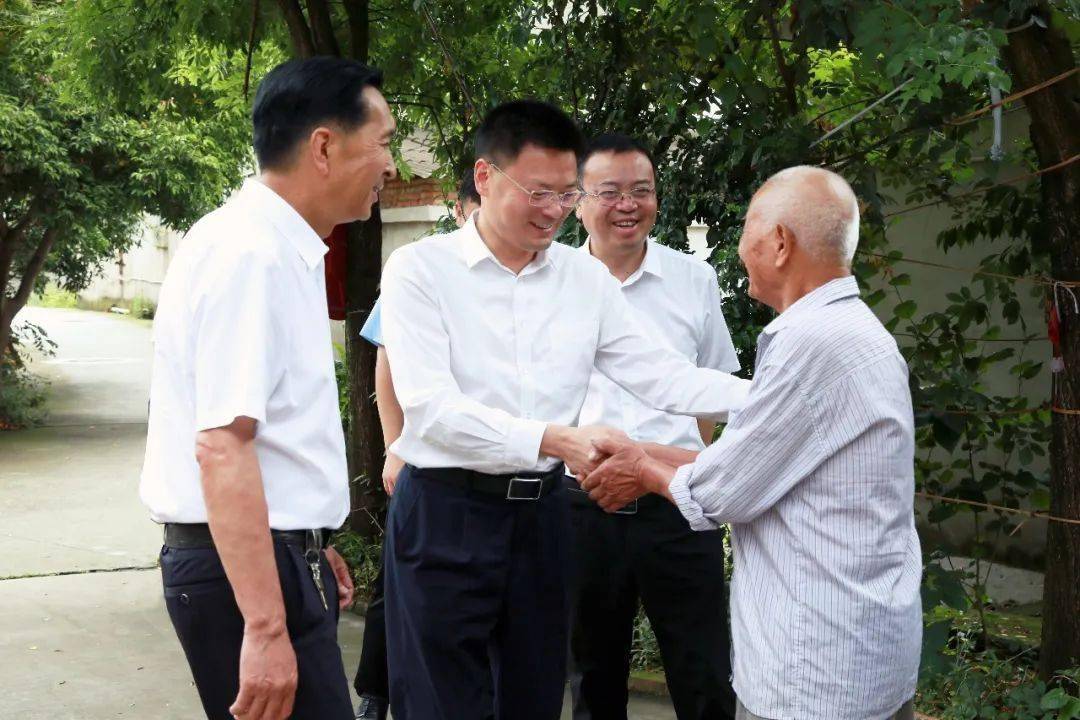 【聚焦】王锐,胡涛看望慰问部分老党员,困难党员_发展_广汉_生活