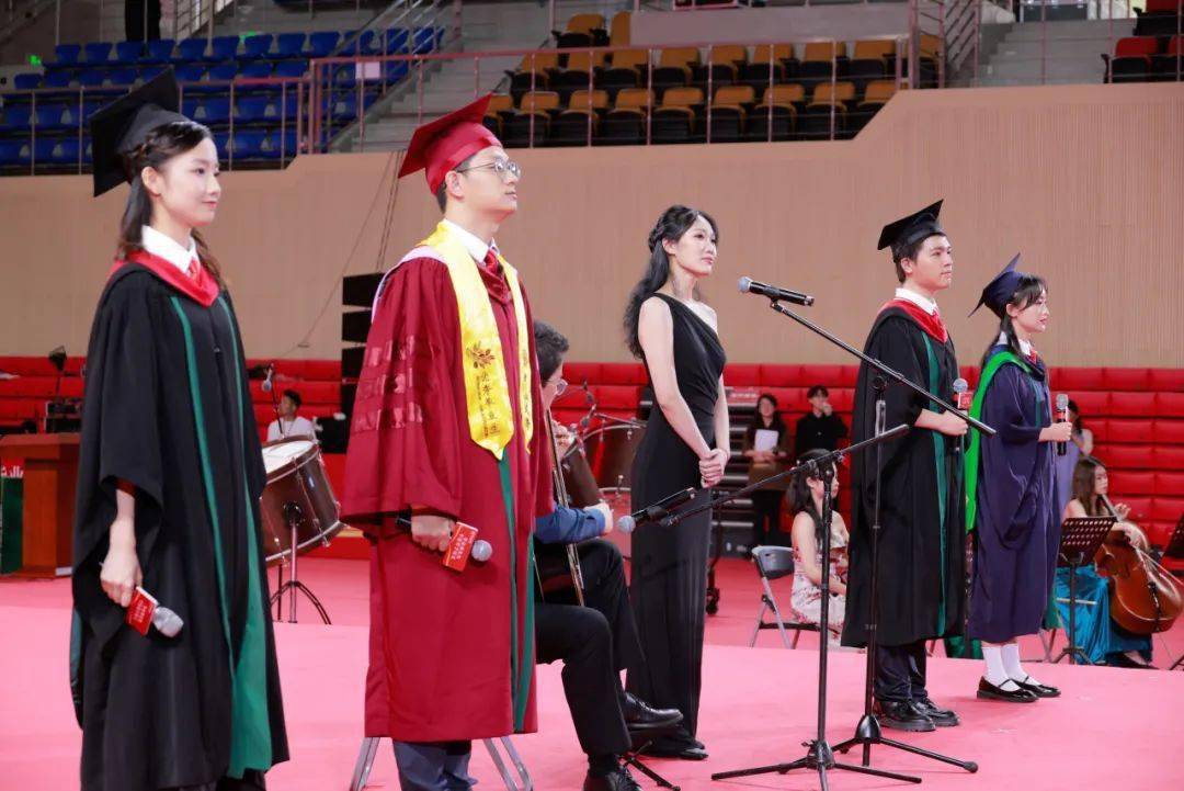 合唱《百年树人》重温中山大学奋斗的岁月艺术学院,高水平艺术团师生