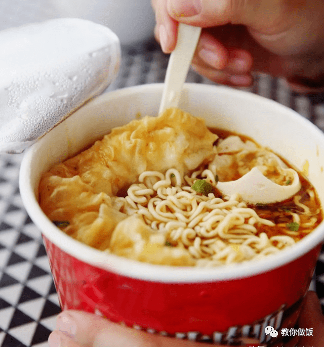 方便面吃多了会致癌?世卫组织:真正致癌的食物是3种,尽量少碰_危害_人体_添加剂