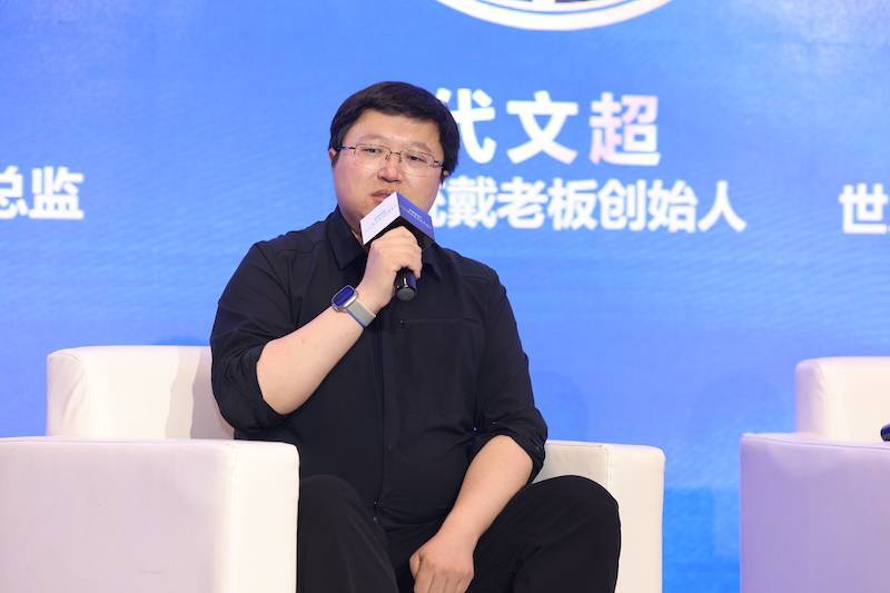 "直男财经之所以有今天,第一,我和我的搭档都是传统媒体出身,在传统