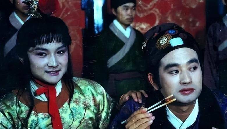 红楼梦:葫芦僧的话表明,贾雨村的前任是个好官,却