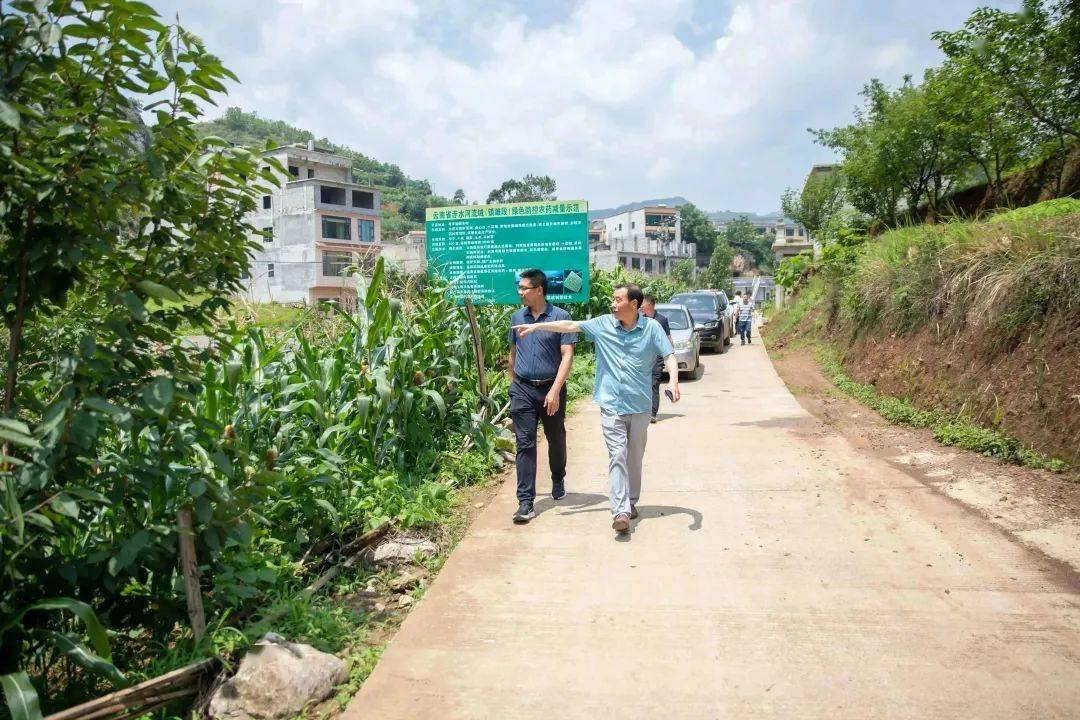 镇雄母享,鱼洞遭遇暴雨袭击!部分村庄道路阻断,车辆,房屋被淹