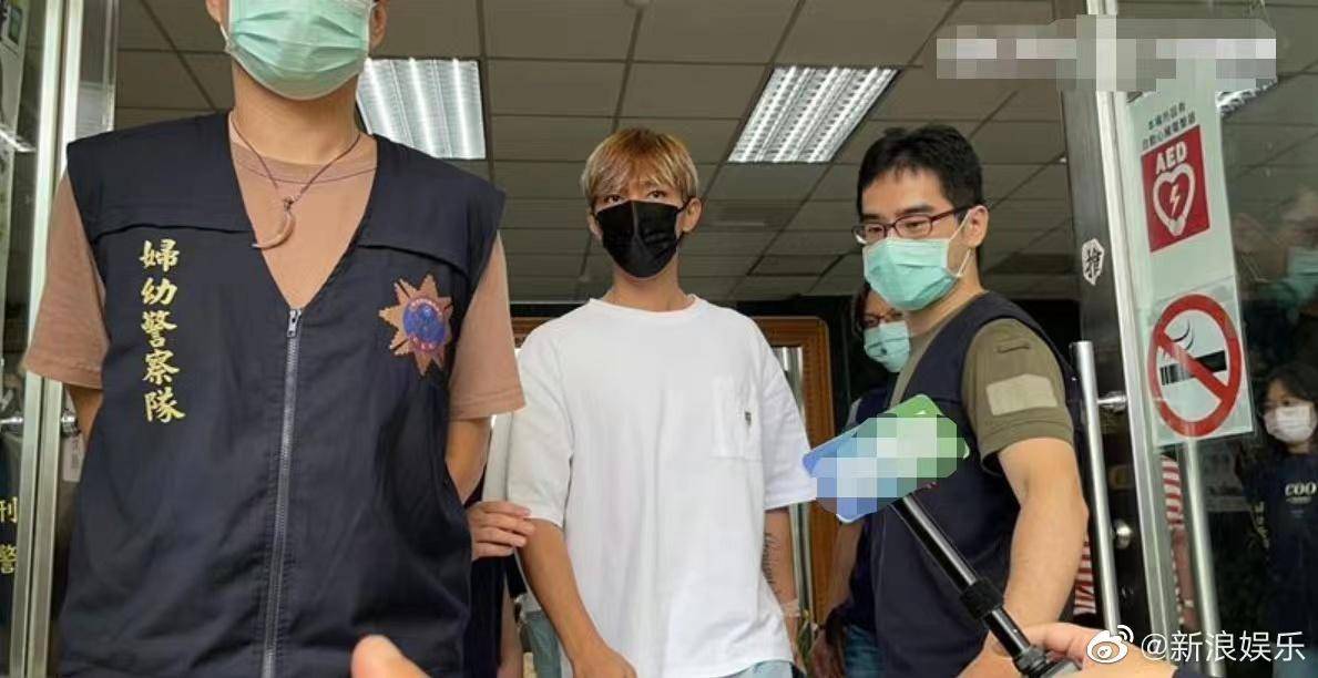 一波未平一波又起,蔡徐坤回应并道歉后再爆新料_郑爽_电影_影片