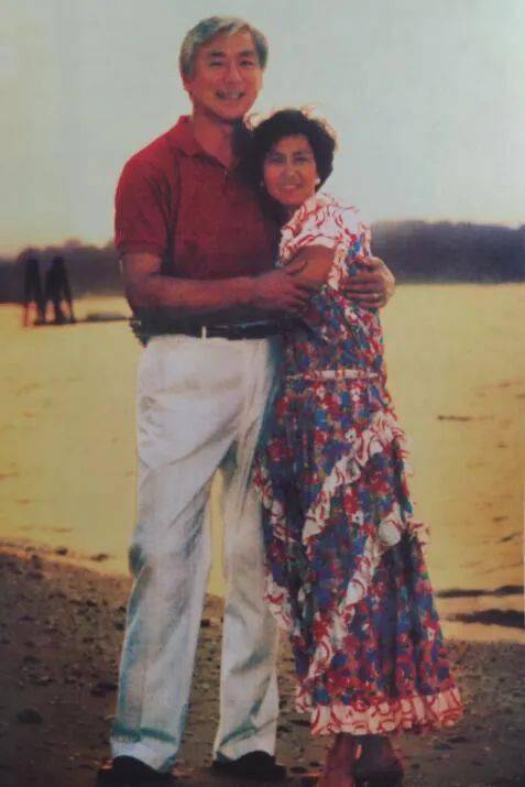 杨茜恩1992年因病去世,此后过了20年,唐骝千才与徐心眉结缘并走到一起