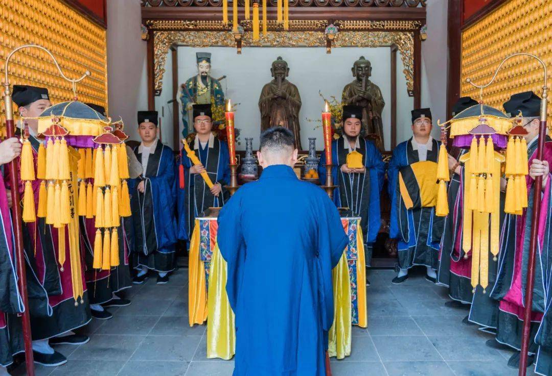 三皈依可以超度吗-皈依的十大好处和坏处 三皈依可以超度吗-皈依的十大好处和坏处