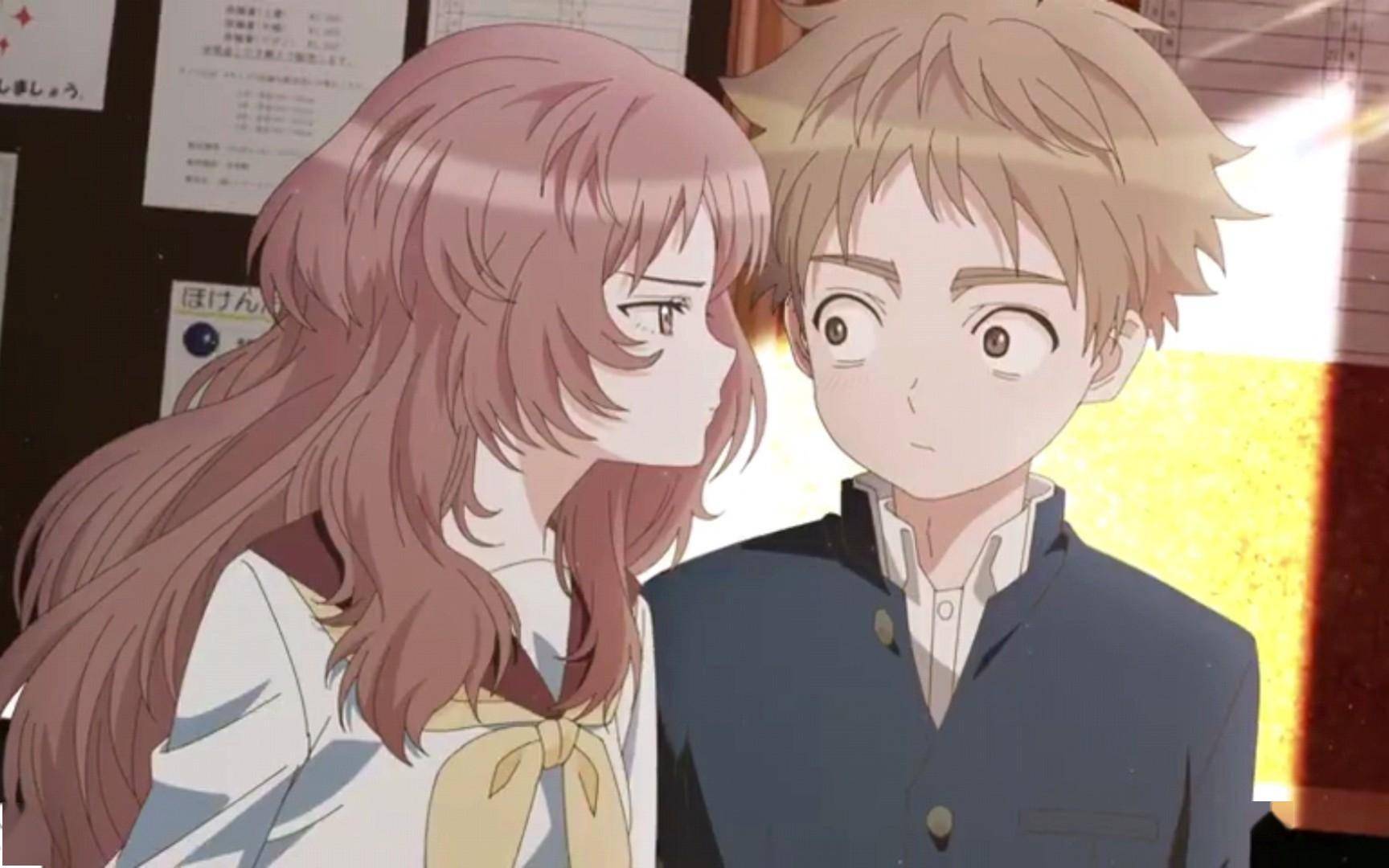 比如三重爱这样的高近视女生,她没有眼镜连放在桌子上的书都要趴着