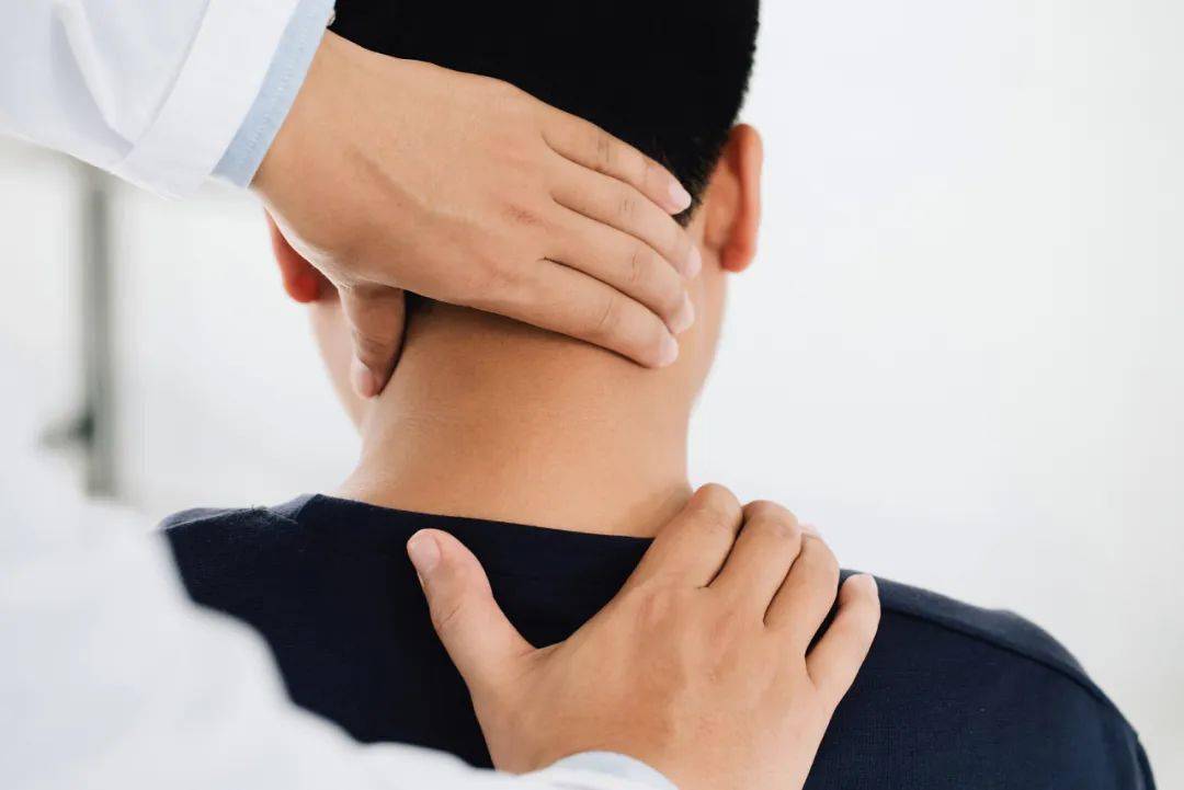 颈椎痛有什么好办法治疗？（这五个治疗方法赶走颈椎病）