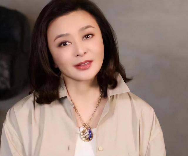 近日,关之琳在视频账号上发布了一条新动态,引起了网友们的热议.