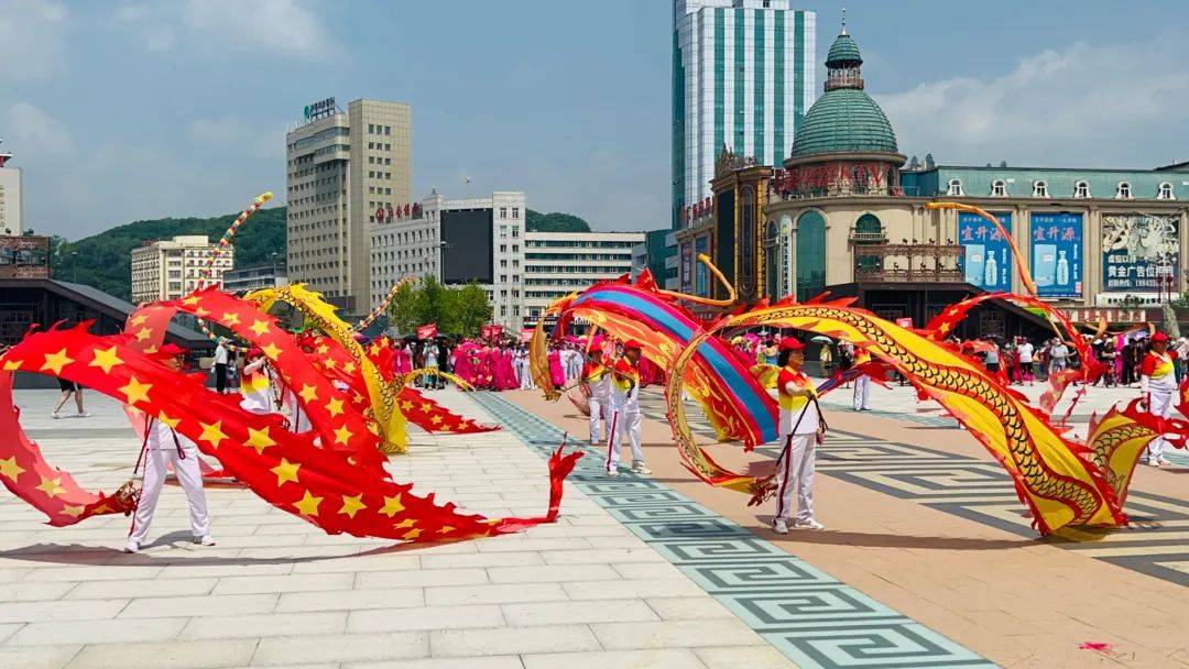 舞动新时代 快乐"扭起来" ——通化市群众秧歌大赛鸣金开锣_活动_文化