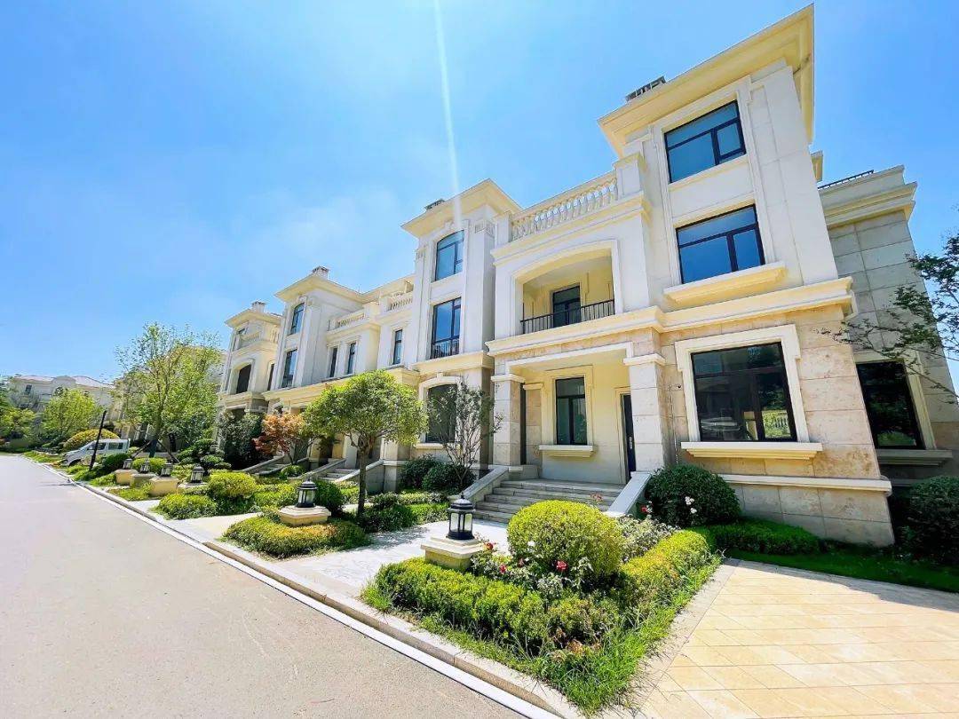 高密90%有钱人都住这!_产品_低密度_现房