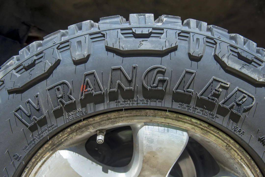 世界上第一款越野车的轮胎,居然是固特异