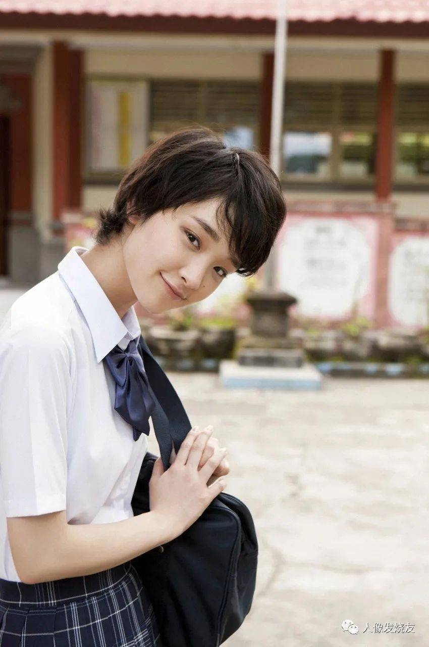 刚力彩芽:短发女生也可以超有感染力!