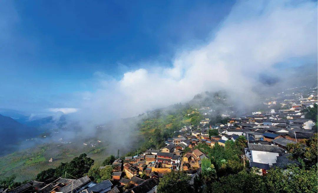 在大理白族自治州海拔4200多米的雪斑山南麓山谷中,有條象圖河.